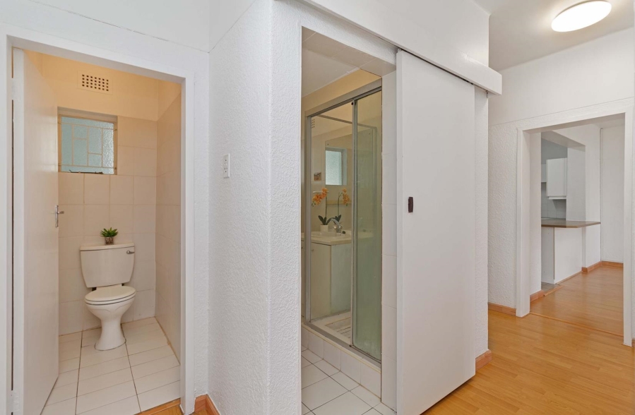 2 Bedroom Property for Sale in Oranjezicht Western Cape